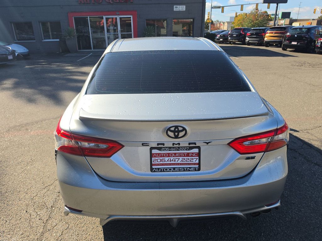 Toyota Camry photo 24
