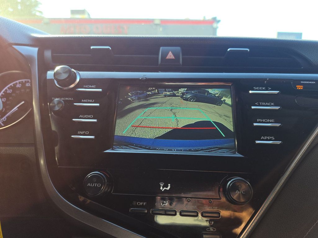 Toyota Camry photo 29