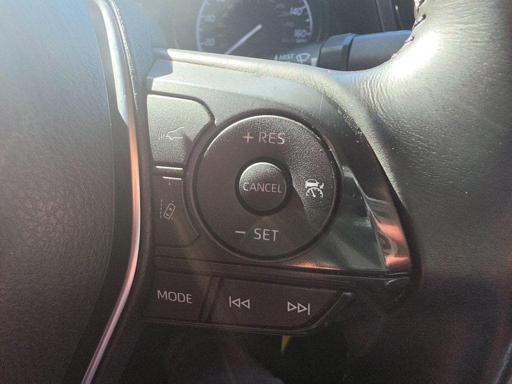 Toyota Camry photo 32