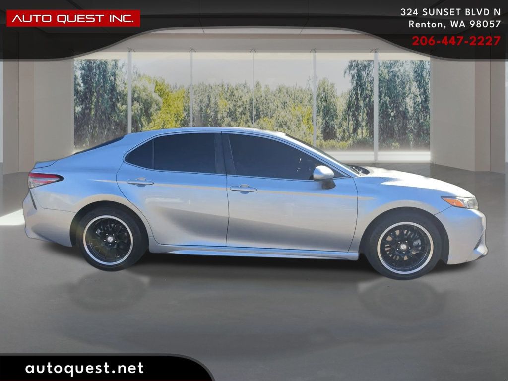 Toyota Camry photo 4