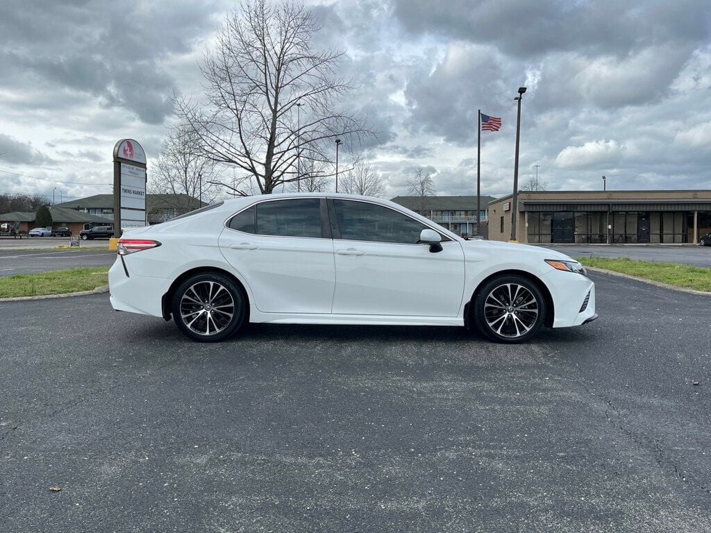 2018 Toyota Camry SE Automatic - 22362800 - 4