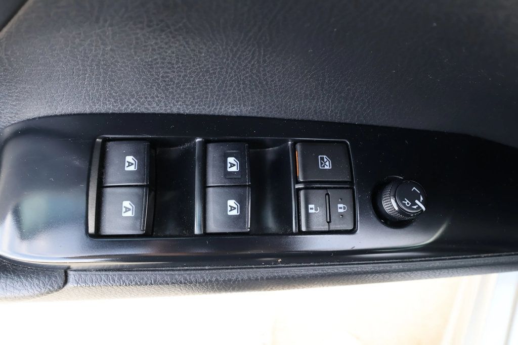 2018 Toyota Camry SE Automatic - 22934481 - 13