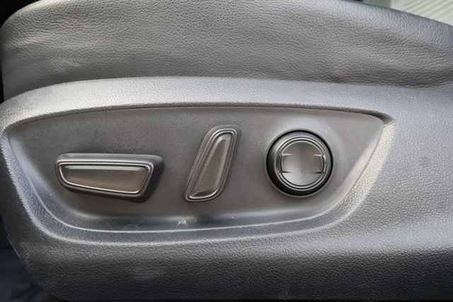 2018 Toyota Camry SE Automatic - 22934481 - 15