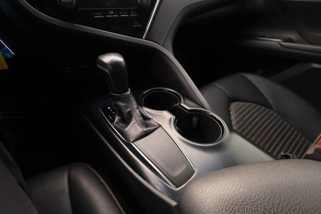 2018 Toyota Camry SE Automatic - 22934481 - 25