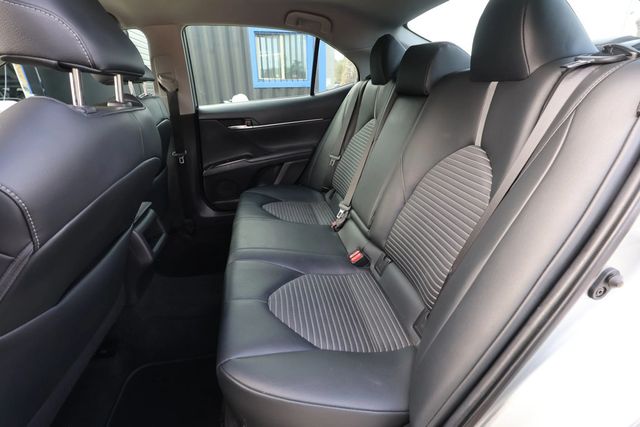 2018 Toyota Camry SE Automatic - 22934481 - 31