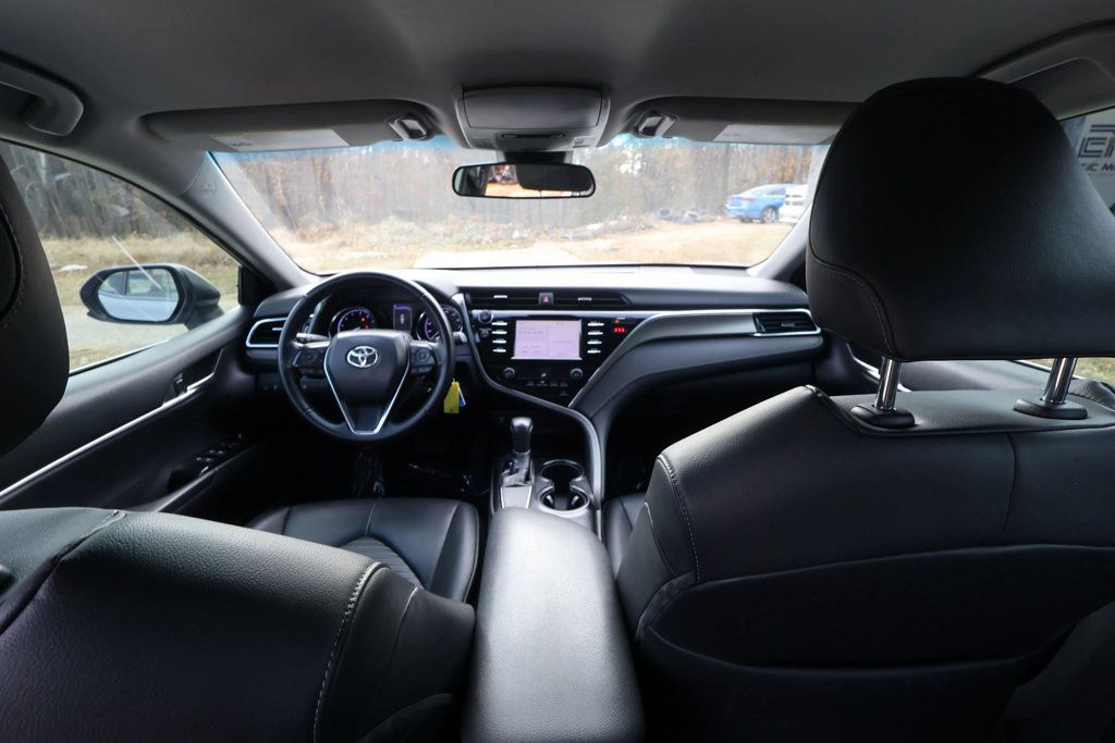 2018 Toyota Camry SE Automatic - 22934481 - 33