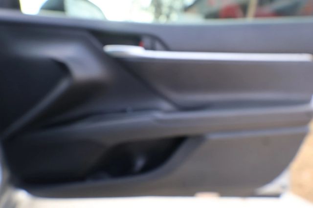 2018 Toyota Camry SE Automatic - 22934481 - 35