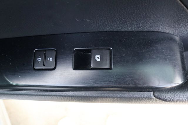 2018 Toyota Camry SE Automatic - 22934481 - 38