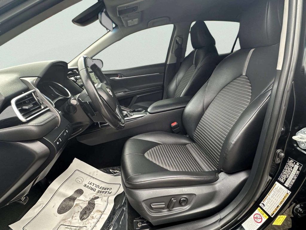 2018 Toyota Camry SE Automatic - 22952519 - 11