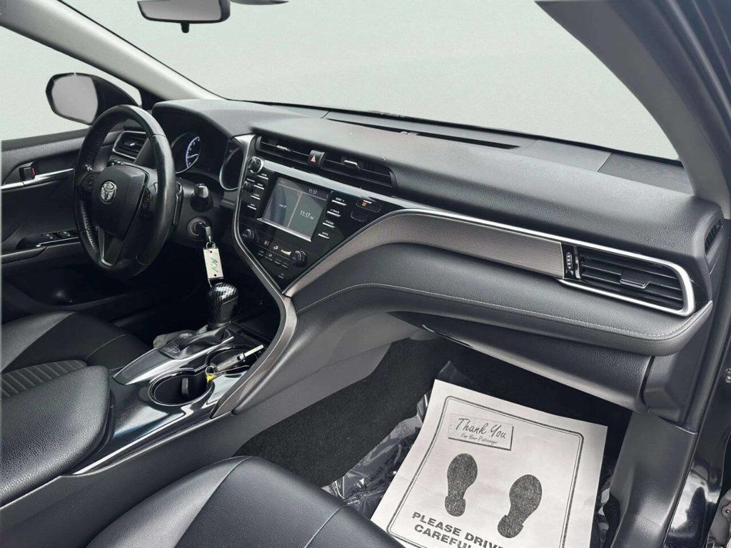 2018 Toyota Camry SE Automatic - 22952519 - 12