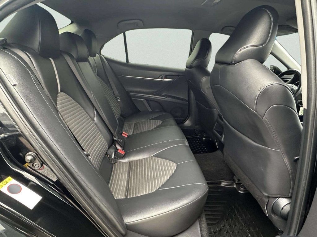 2018 Toyota Camry SE Automatic - 22952519 - 14