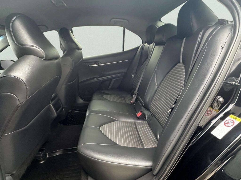 2018 Toyota Camry SE Automatic - 22952519 - 15