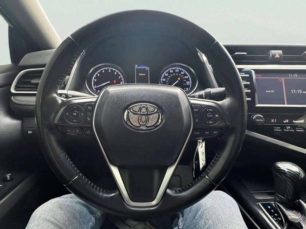 2018 Toyota Camry SE Automatic - 22952519 - 19