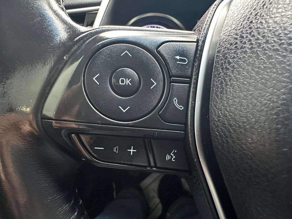 2018 Toyota Camry SE Automatic - 22952519 - 21