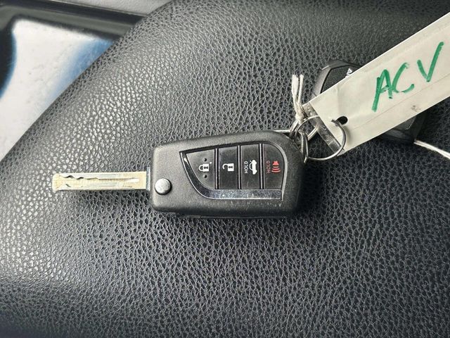 2018 Toyota Camry SE Automatic - 22952519 - 26