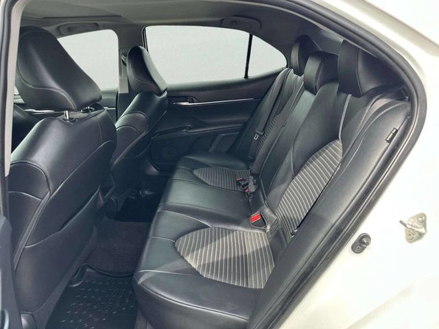 2018 Toyota Camry SE Automatic - 23015333 - 19