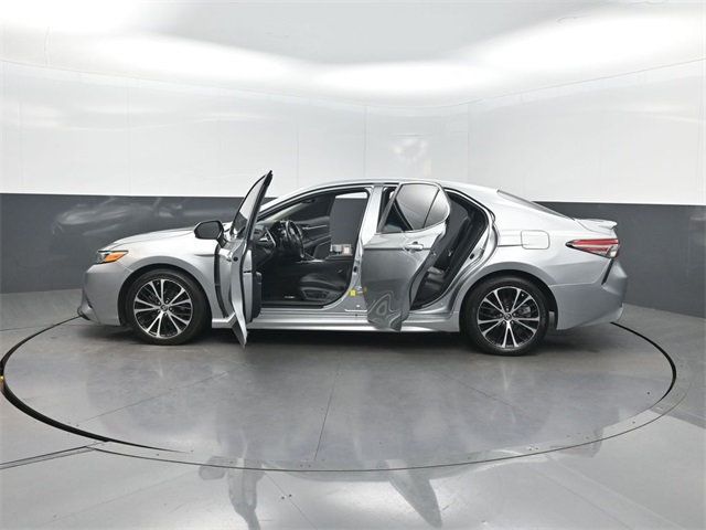 2018 Toyota Camry SE Automatic - 22974697 - 41