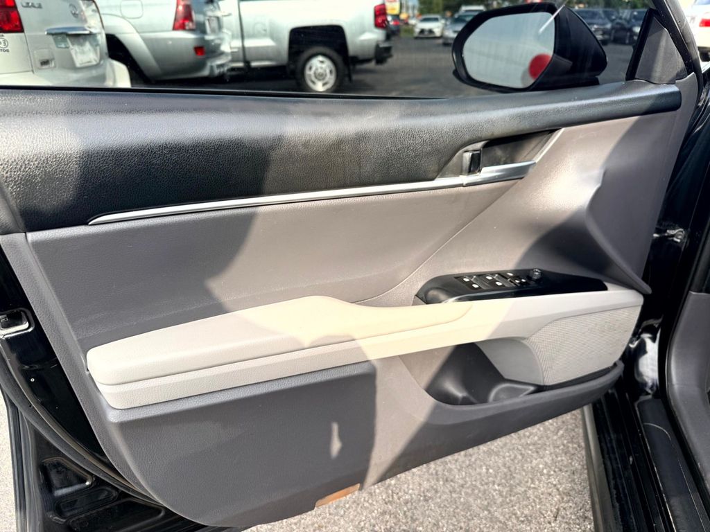 2018 Toyota Camry SE Automatic - 23078478 - 16