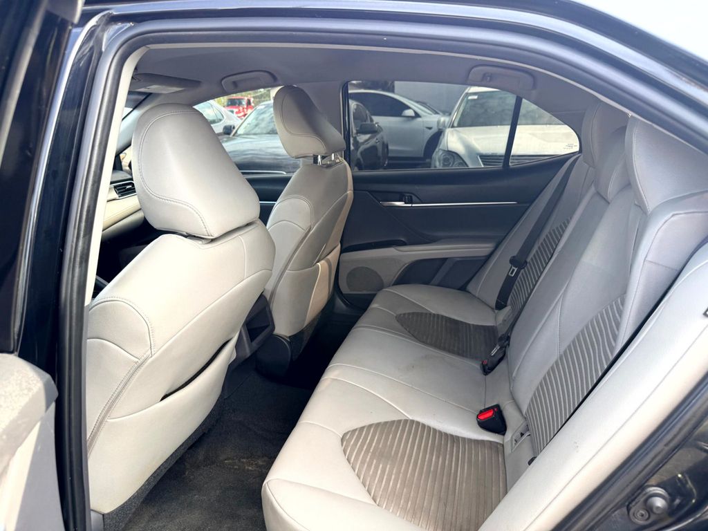 2018 Toyota Camry SE Automatic - 23078478 - 19