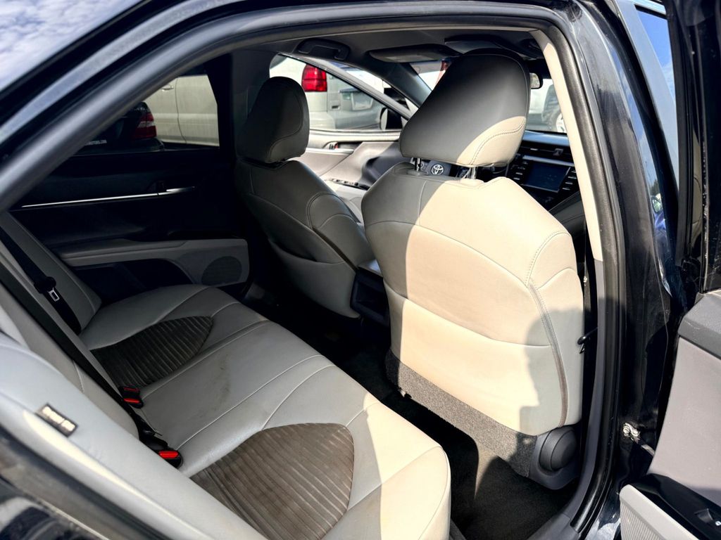 2018 Toyota Camry SE Automatic - 23078478 - 21