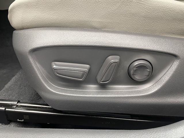 2018 Toyota Camry SE Automatic - 22983547 - 13