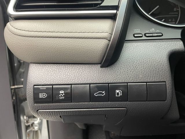 2018 Toyota Camry SE Automatic - 22983547 - 19