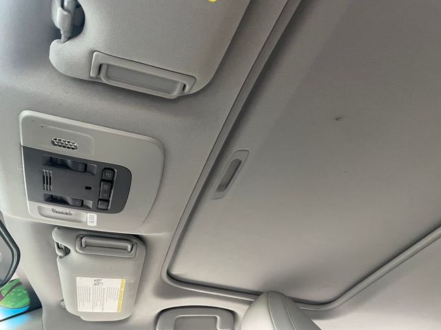 2018 Toyota Camry SE Automatic - 22983547 - 28