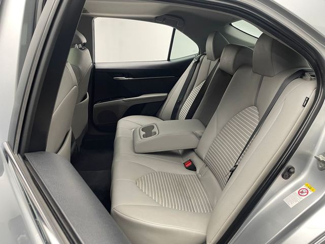 2018 Toyota Camry SE Automatic - 22983547 - 32