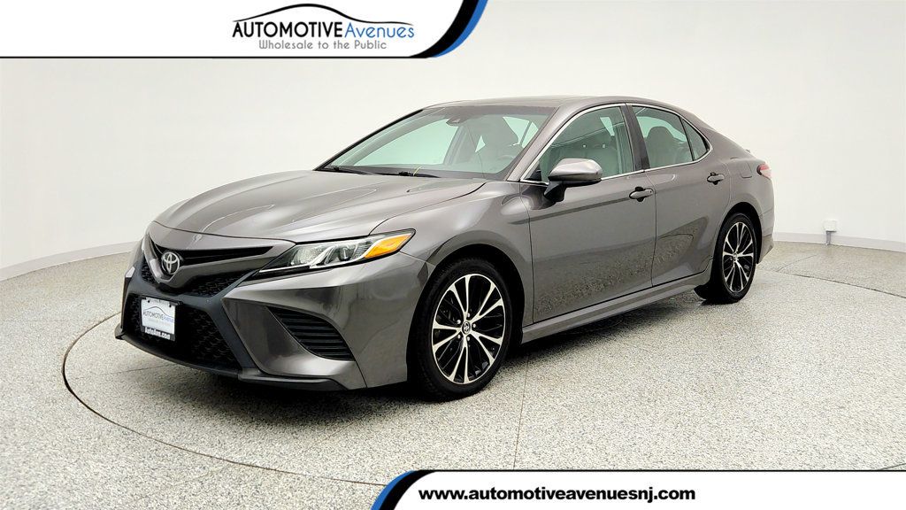 2018 Toyota Camry SE Automatic w/ Moonroof Package - 23027999 | Video 1