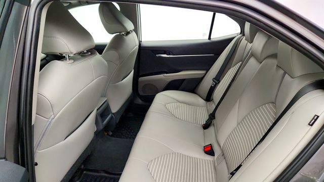 2018 Toyota Camry SE Automatic w/ Moonroof Package - 23027999 - 20