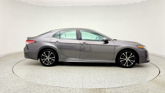 2018 Toyota Camry SE Automatic w/ Moonroof Package - 23027999 - 3