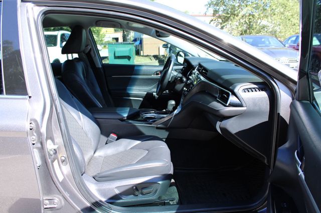 2018 Toyota Camry XSE Automatic - 23068946 - 27