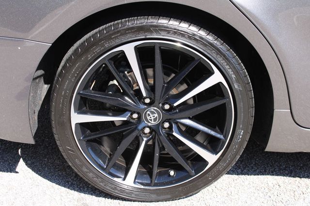 2018 Toyota Camry XSE Automatic - 23068946 - 30
