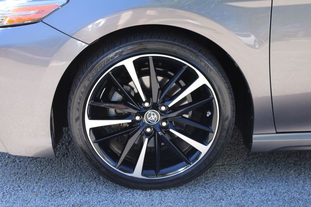 2018 Toyota Camry XSE Automatic - 23068946 - 32