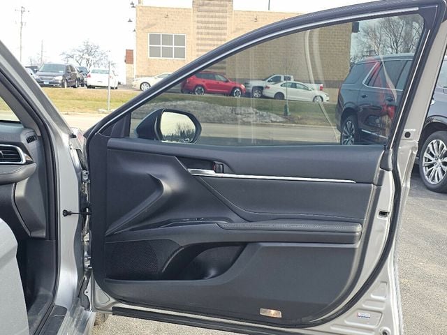 2018 Toyota Camry XSE Automatic - 22955693 - 18