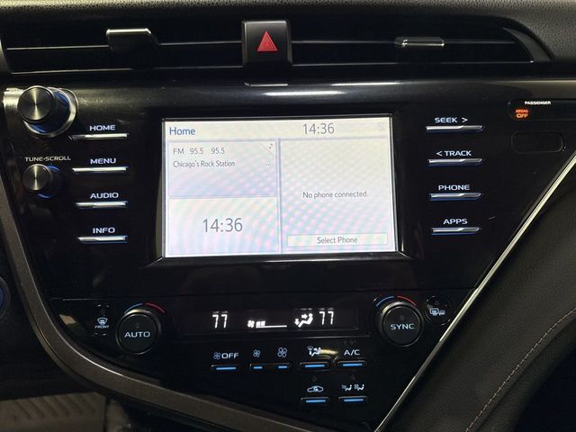 2018 Toyota Camry Hybrid  - 22987323 - 14