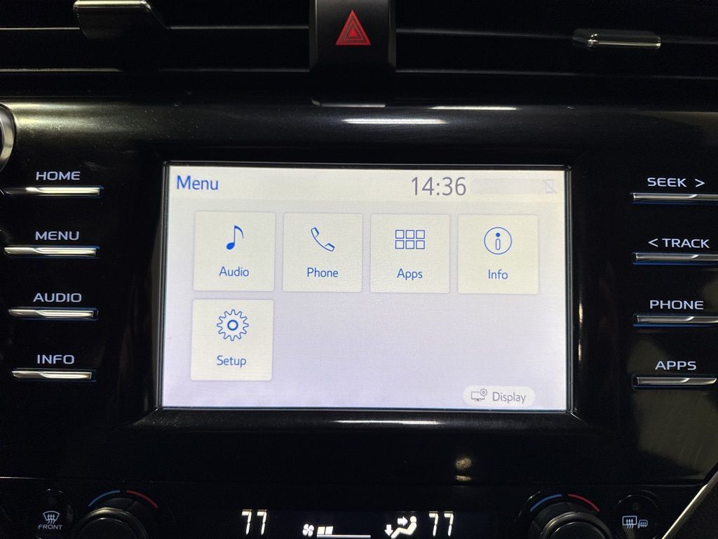 2018 Toyota Camry Hybrid  - 22987323 - 15