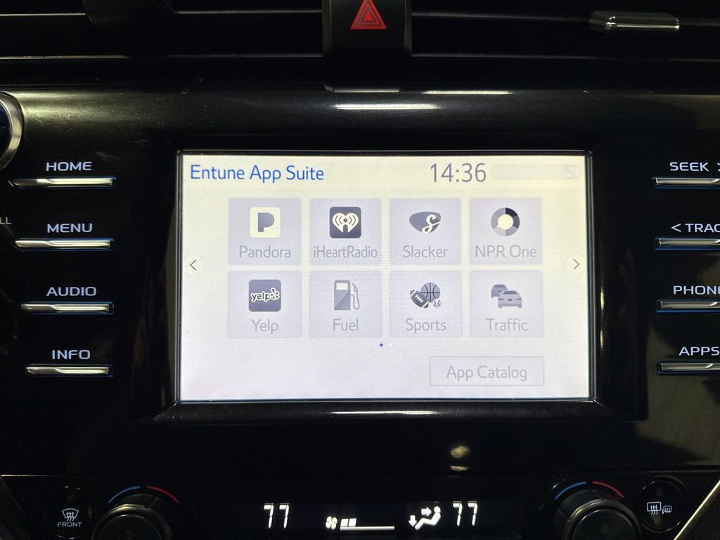 2018 Toyota Camry Hybrid  - 22987323 - 16