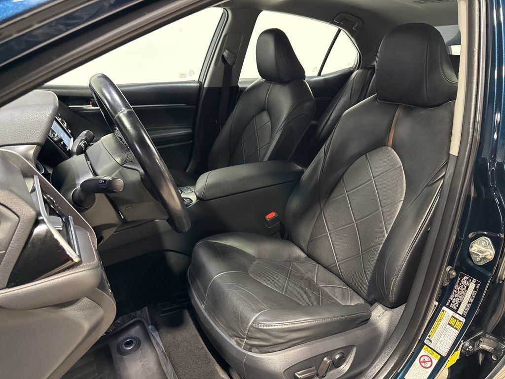 2018 Toyota Camry Hybrid  - 22987323 - 25