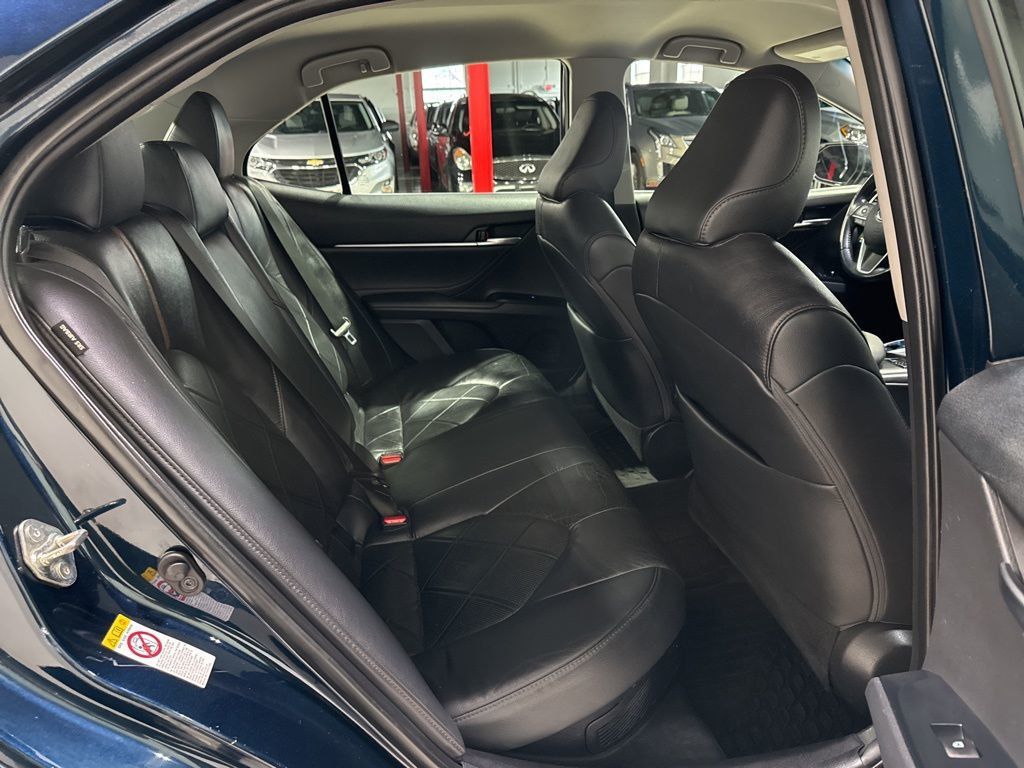 2018 Toyota Camry Hybrid  - 22987323 - 35