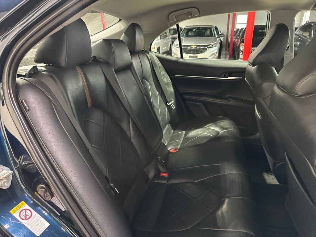 2018 Toyota Camry Hybrid  - 22987323 - 37