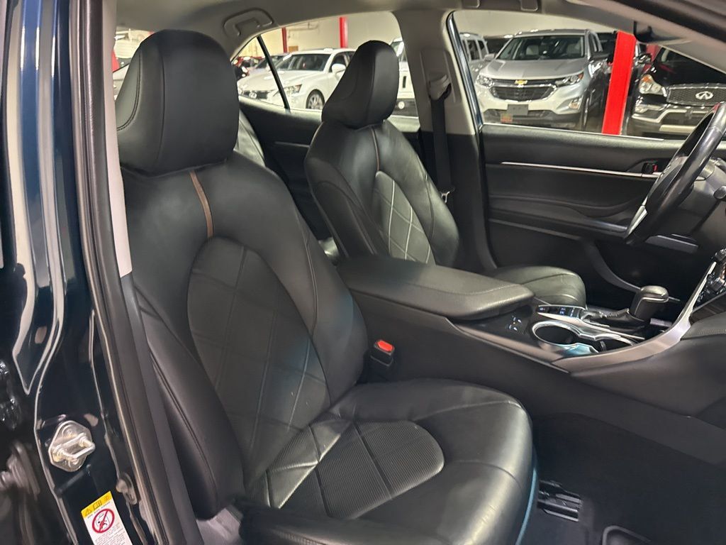 2018 Toyota Camry Hybrid  - 22987323 - 41