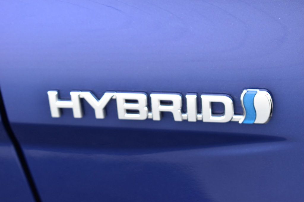 2018 Toyota Camry Hybrid LE CVT - 22370357 - 54