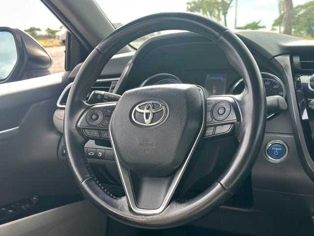 2018 Toyota Camry Hybrid SE CVT - 22701404 - 18