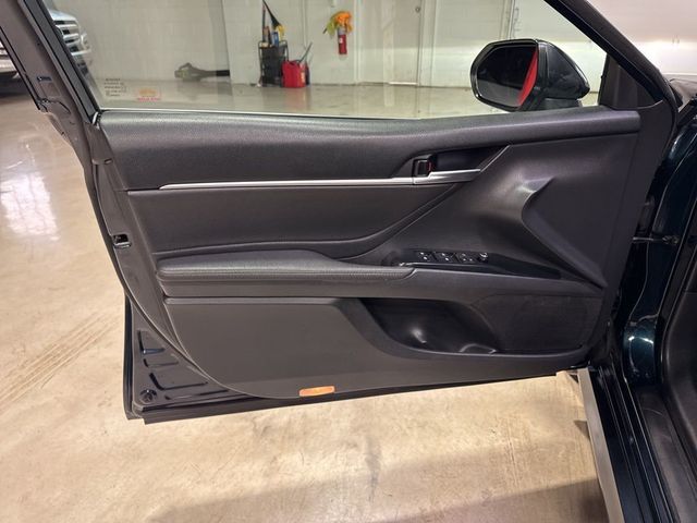 2018 Toyota Camry Hybrid XLE CVT - 22987323 - 28