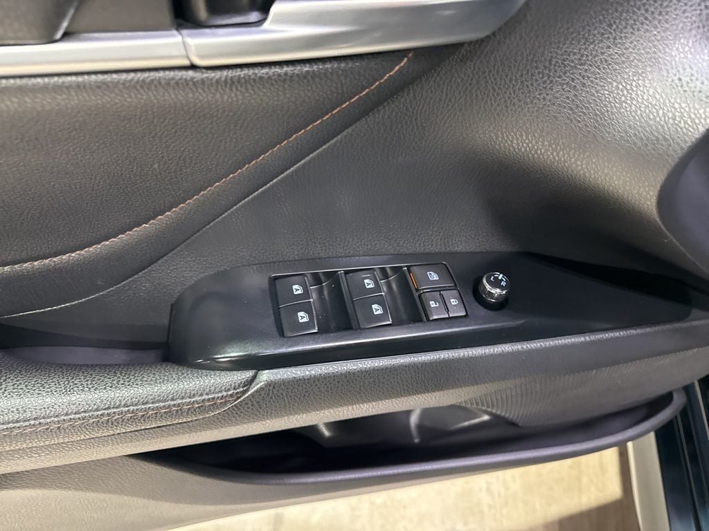 2018 Toyota Camry Hybrid XLE CVT - 22987323 - 29