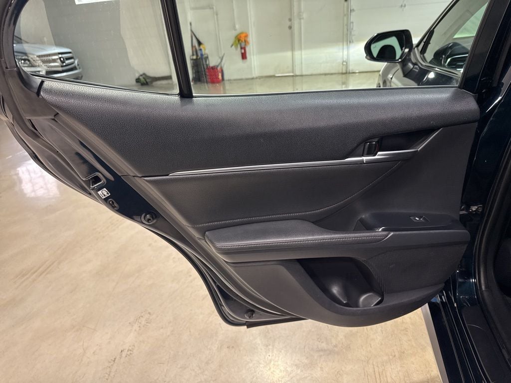 2018 Toyota Camry Hybrid XLE CVT - 22987323 - 33