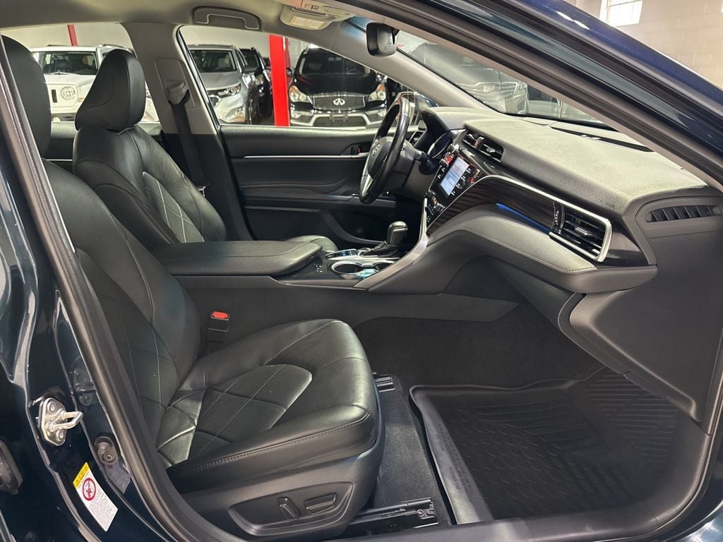 2018 Toyota Camry Hybrid XLE CVT - 22987323 - 39