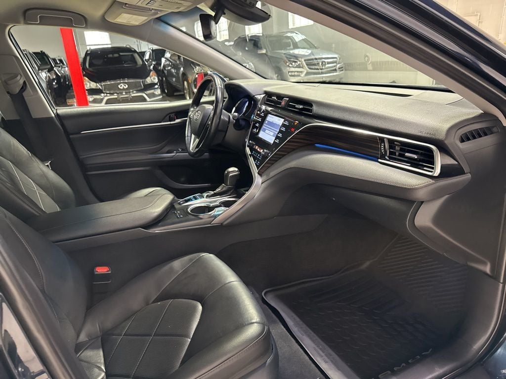 2018 Toyota Camry Hybrid XLE CVT - 22987323 - 40