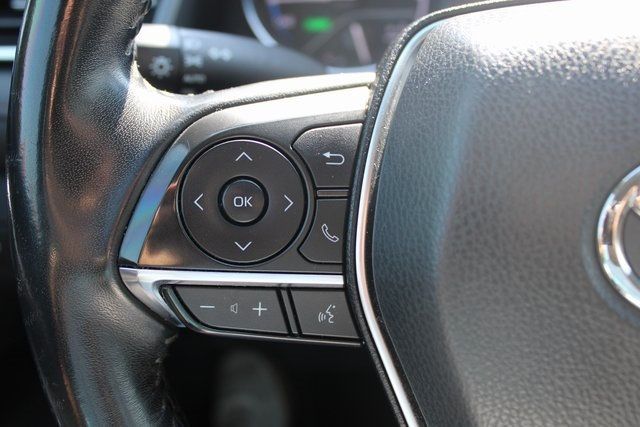2018 Toyota Camry Hybrid XLE photo 11